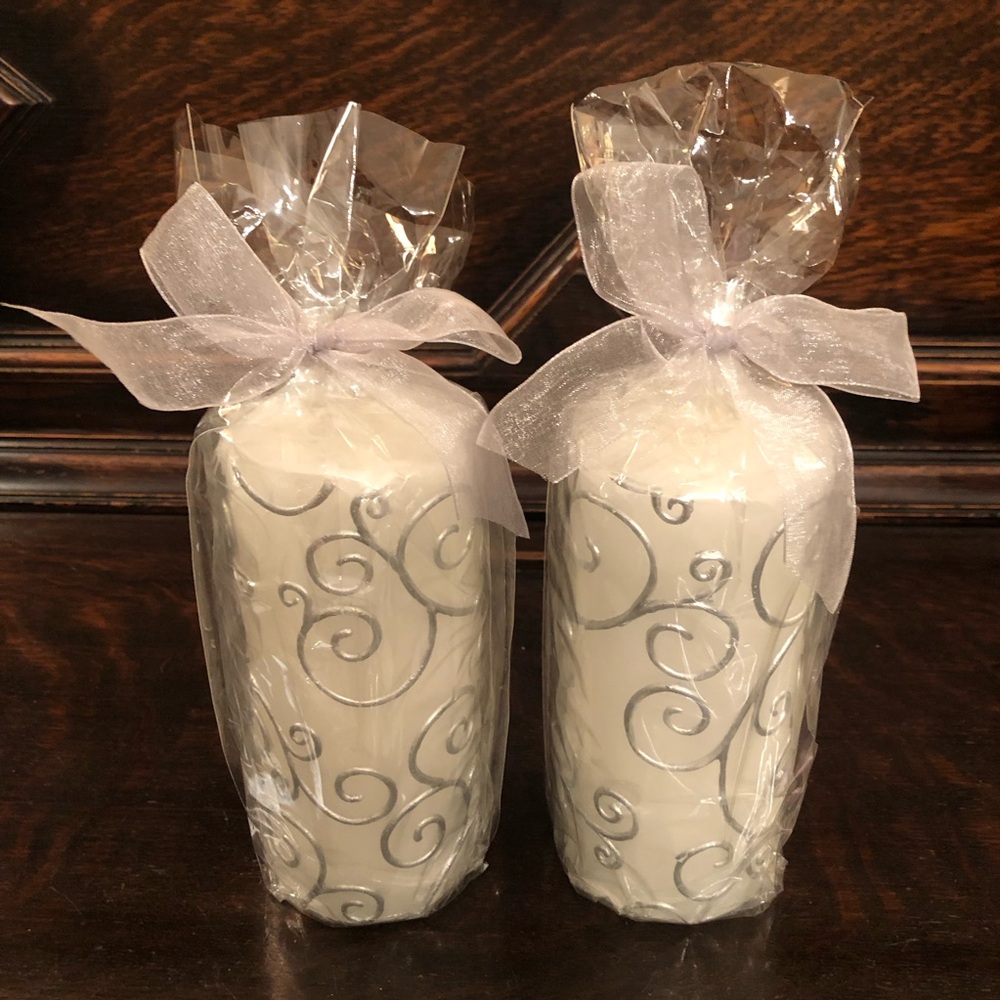 2️⃣ 🆕! Elegant White and Silver Swirls Pillar Candles